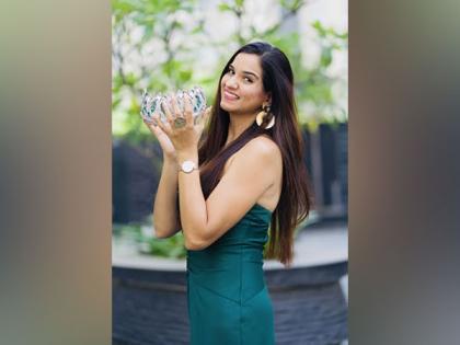Pooja Badlani crowned Mrs India Worldwide Queen - Element Air, at the grand finale in UAE | Pooja Badlani crowned Mrs India Worldwide Queen - Element Air, at the grand finale in UAE