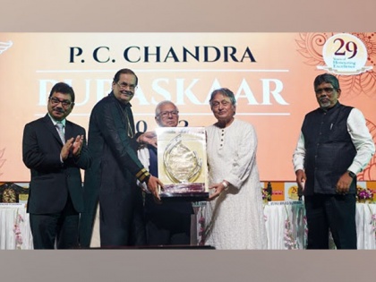 P.C. Chandra Group Felicitates Ustad Amjad Ali Khan at the 29th P.C. Chandra Puraskaar, 2022 | P.C. Chandra Group Felicitates Ustad Amjad Ali Khan at the 29th P.C. Chandra Puraskaar, 2022