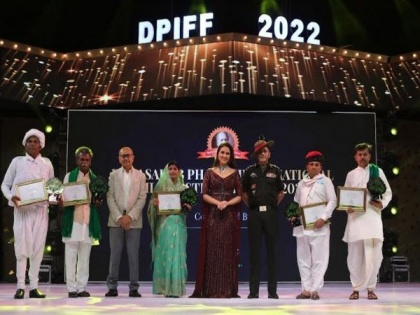 Organic India Felicitates the Heroes of Indian Agriculture with Dharti Mitr Award at the Dadasaheb Phalke International Film Festival 2022 | Organic India Felicitates the Heroes of Indian Agriculture with Dharti Mitr Award at the Dadasaheb Phalke International Film Festival 2022