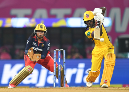 WPL 2026: Deepti, Dottin rescue act helps UP Warriorz post 143/5 against RCB | WPL 2026: Deepti, Dottin rescue act helps UP Warriorz post 143/5 against RCB