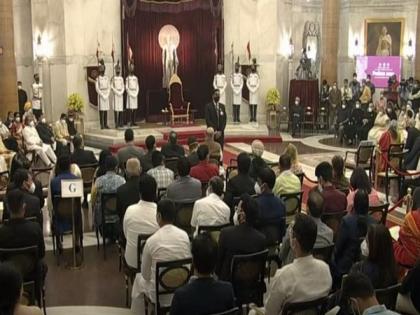 President Ram Nath Kovind presents Padma Awards at Rashtrapati Bhavan | President Ram Nath Kovind presents Padma Awards at Rashtrapati Bhavan