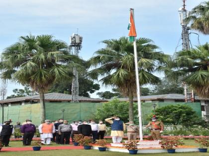 Uttarakhand CM hoists national flag on 74th Independence Day | Uttarakhand CM hoists national flag on 74th Independence Day