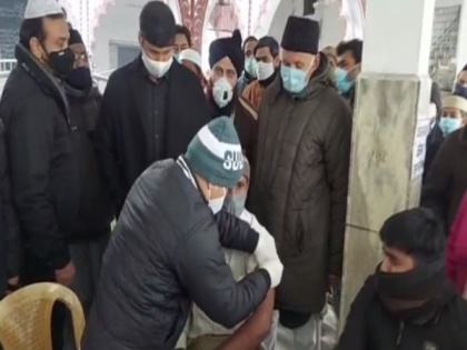 COVID-19 vaccination camps organized at mosques in UP's Rampur | COVID-19 vaccination camps organized at mosques in UP's Rampur