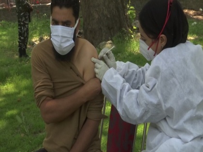 COVID-19: 44 open-air vaccination centres set up in Srinagar | COVID-19: 44 open-air vaccination centres set up in Srinagar