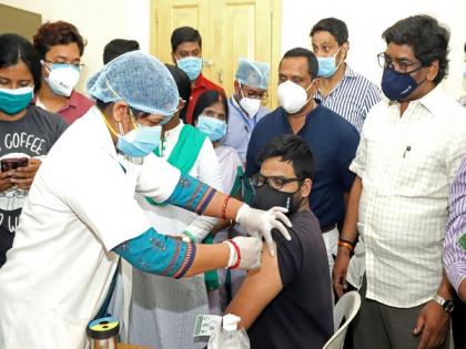K'taka govt to shift all COVID-19 vaccination centres from hospitals, PHCs to schools, colleges and other safer locations | K'taka govt to shift all COVID-19 vaccination centres from hospitals, PHCs to schools, colleges and other safer locations