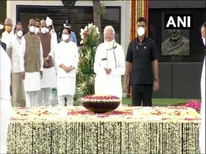 President, PM pay tributes to Atal Bihari Vajpayee on his second death anniversary | President, PM pay tributes to Atal Bihari Vajpayee on his second death anniversary