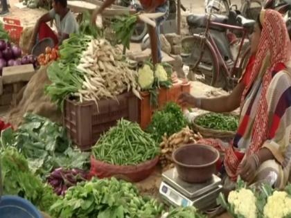 Vegetable price surge worries people in Varanasi | Vegetable price surge worries people in Varanasi