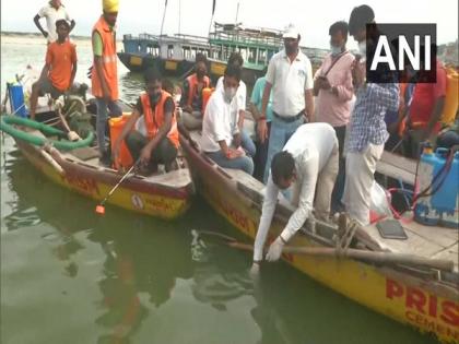 'Namami Gange' team conducts Ganga cleaning drive in Varanasi | 'Namami Gange' team conducts Ganga cleaning drive in Varanasi