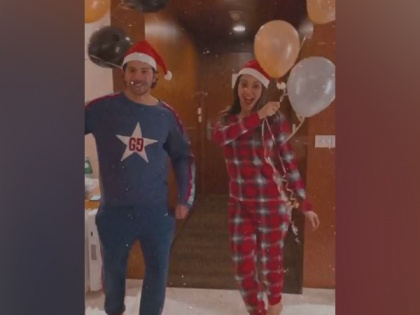 'Mr and Mrs Claus' from 'Jug Jugg Jeeyo' wish fans Merry Christmas | 'Mr and Mrs Claus' from 'Jug Jugg Jeeyo' wish fans Merry Christmas