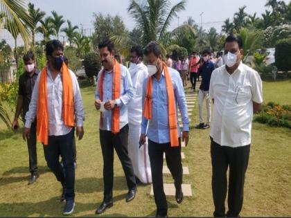 BJP will shock Congress, JDS in by-polls: Karnataka BJP vice president Vijayendra Yeddyurappa | BJP will shock Congress, JDS in by-polls: Karnataka BJP vice president Vijayendra Yeddyurappa BJP will shock Congress, JDS in by-polls: Karnataka BJP vice president Vijayendra Yeddyurappa | BJP will shock Congress, JDS in by-polls: Karnataka BJP vice president Vijayendra Yeddyurappa