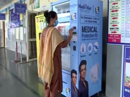 Vending machine at Chandigarh Railway Station provides masks, sanitisers to commuters | Vending machine at Chandigarh Railway Station provides masks, sanitisers to commuters