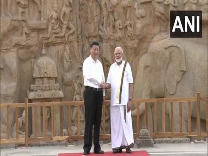 Wearing veshti, PM Modi receives Xi in Mahabalipuram | Wearing veshti, PM Modi receives Xi in Mahabalipuram