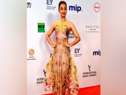 International Emmy Awards 2019: Radhika Apte dressed to kill in red carpet debut | International Emmy Awards 2019: Radhika Apte dressed to kill in red carpet debut