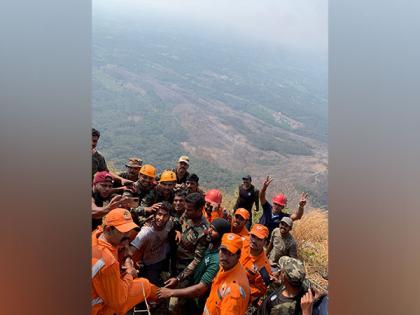 Army rescues boy stranded on cliff in Kerala | Army rescues boy stranded on cliff in Kerala