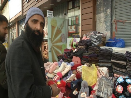 Demand rises for warm clothes in Kashmir amid harsh winter | Demand rises for warm clothes in Kashmir amid harsh winter