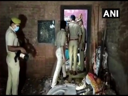 Chaos ensued in UP's Kanpur after a country-bomb exploded in Bagahi area | Chaos ensued in UP's Kanpur after a country-bomb exploded in Bagahi area