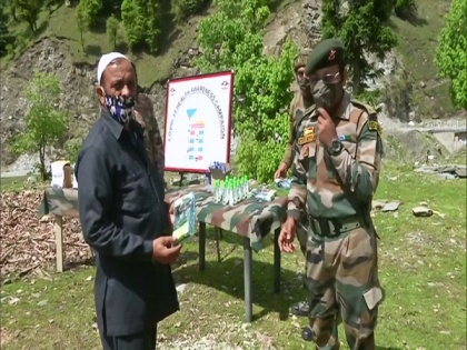 Army distributes ration, COVID-kits to Gujjar, Bakarawal communities in J-K's Poonch | Army distributes ration, COVID-kits to Gujjar, Bakarawal communities in J-K's Poonch