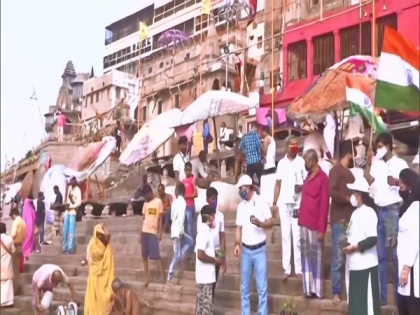 World Environment Day: Namami Gange volunteers distribute plants, carry out cleaning drive in Varanasi | World Environment Day: Namami Gange volunteers distribute plants, carry out cleaning drive in Varanasi