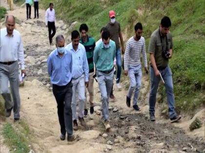 Two lecturers claim discovering gigantic fossil site in J-K's Kulgam | Two lecturers claim discovering gigantic fossil site in J-K's Kulgam