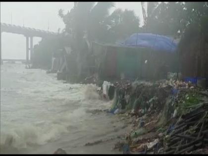 Violent rain, stong winds in Kodaikanal as cyclone Burevi edges closer | Violent rain, stong winds in Kodaikanal as cyclone Burevi edges closer Violent rain, stong winds in Kodaikanal as cyclone Burevi edges closer | Violent rain, stong winds in Kodaikanal as cyclone Burevi edges closer
