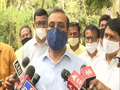 Maharashtra govt aims to vaccinate 3 lakh people per day: Rajesh Tope | Maharashtra govt aims to vaccinate 3 lakh people per day: Rajesh Tope
