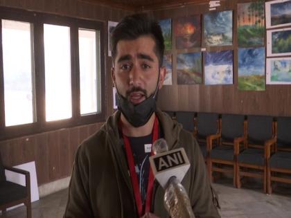 Young artists organise exhibition in J-K's Srinagar to promote art | Young artists organise exhibition in J-K's Srinagar to promote art Young artists organise exhibition in J-K's Srinagar to promote art | Young artists organise exhibition in J-K's Srinagar to promote art