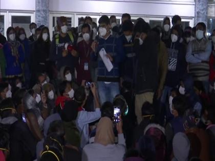 AIIMS nurses call off strike after talks with AIIMS administration | AIIMS nurses call off strike after talks with AIIMS administration AIIMS nurses call off strike after talks with AIIMS administration | AIIMS nurses call off strike after talks with AIIMS administration