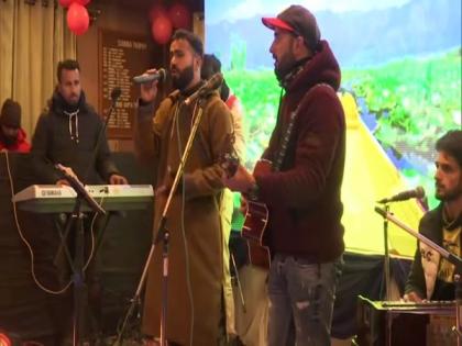 J-K: Gulmarg's tourism department welcomes 2021 with musical, theatrical performances | J-K: Gulmarg's tourism department welcomes 2021 with musical, theatrical performances J-K: Gulmarg's tourism department welcomes 2021 with musical, theatrical performances | J-K: Gulmarg's tourism department welcomes 2021 with musical, theatrical performances