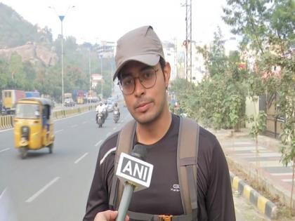 Man covers 1250 Kilometres on foot to spread awareness on mental health | Man covers 1250 Kilometres on foot to spread awareness on mental health Man covers 1250 Kilometres on foot to spread awareness on mental health | Man covers 1250 Kilometres on foot to spread awareness on mental health