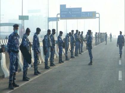 Security forces deployed at Delhi's Ghazipur border | Security forces deployed at Delhi's Ghazipur border Security forces deployed at Delhi's Ghazipur border | Security forces deployed at Delhi's Ghazipur border