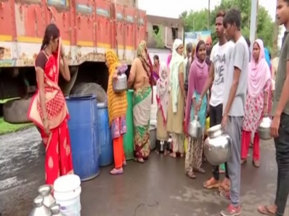 Maharashtra: Day before Eid, Sangli villagers struggle for drinking water | Maharashtra: Day before Eid, Sangli villagers struggle for drinking water