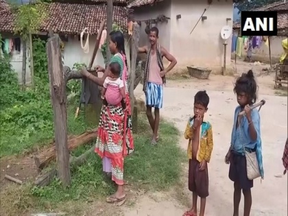 Residents connect stream to village amid water crisis in Chhattisgarh's Surguja | Residents connect stream to village amid water crisis in Chhattisgarh's Surguja