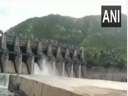 Crest gates lifted to discharge 50,000 cusecs from Andhra's Somasila | Crest gates lifted to discharge 50,000 cusecs from Andhra's Somasila