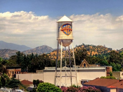 Brief fire after transformer explodes at Warner Bros. Studios in California | Brief fire after transformer explodes at Warner Bros. Studios in California