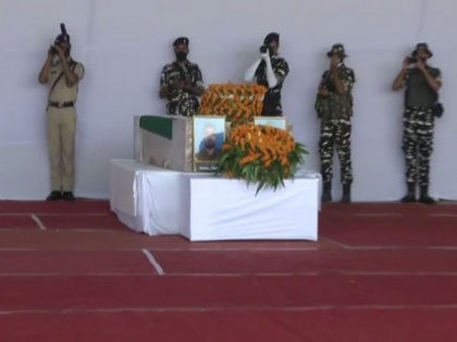 Mortal remains of CRPF personnel killed in Baramulla terrorist attack brought to Patna, tributes offered | Mortal remains of CRPF personnel killed in Baramulla terrorist attack brought to Patna, tributes offered