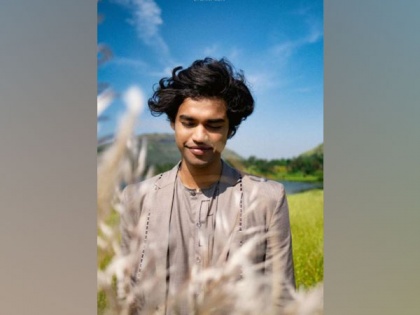 Irrfan Khan's son Babil extends Diwali greetings with priceless family picture | Irrfan Khan's son Babil extends Diwali greetings with priceless family picture