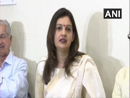 MP Priyanka Chaturvedi resigns as anchor of Sansad TV show after suspension from winter session | MP Priyanka Chaturvedi resigns as anchor of Sansad TV show after suspension from winter session