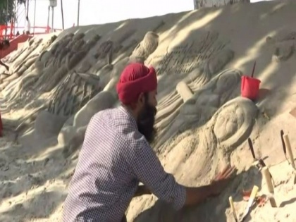 Ayodhya: Sand artist recreates episodes of Ramayana | Ayodhya: Sand artist recreates episodes of Ramayana