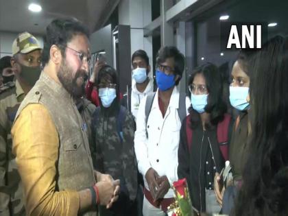 Russia-Ukraine crisis: Union Minister G Kishan Reddy welcomes Indian nationals on their arrival in Delhi | Russia-Ukraine crisis: Union Minister G Kishan Reddy welcomes Indian nationals on their arrival in Delhi