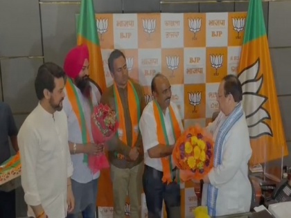 Big jolt to AAP in Himachal, its state president Anup Kesari joins BJP | Big jolt to AAP in Himachal, its state president Anup Kesari joins BJP