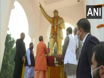 UP CM pays floral tribute to BR Ambedkar on his death anniversary | UP CM pays floral tribute to BR Ambedkar on his death anniversary