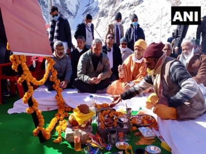 UP CM lays foundation stone of guest house in Badrinath | UP CM lays foundation stone of guest house in Badrinath UP CM lays foundation stone of guest house in Badrinath | UP CM lays foundation stone of guest house in Badrinath