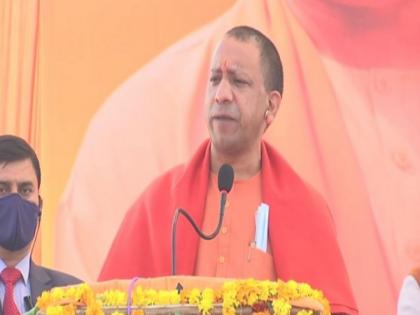 Samajwadi Party leaders' caps stained with people's blood, claims UP CM Yogi Adityanath | Samajwadi Party leaders' caps stained with people's blood, claims UP CM Yogi Adityanath