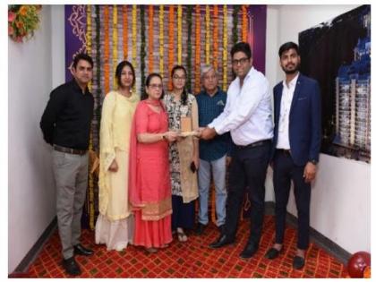 RPS Auria Residences Homebuyers celebrate Diwali in their soon-to-be-delivered homes | RPS Auria Residences Homebuyers celebrate Diwali in their soon-to-be-delivered homes RPS Auria Residences Homebuyers celebrate Diwali in their soon-to-be-delivered homes | RPS Auria Residences Homebuyers celebrate Diwali in their soon-to-be-delivered homes