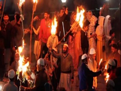 Kashmir: Devotees throng Zain-din Wali (RA) shrine for 'Zool' fest | Kashmir: Devotees throng Zain-din Wali (RA) shrine for 'Zool' fest Kashmir: Devotees throng Zain-din Wali (RA) shrine for 'Zool' fest | Kashmir: Devotees throng Zain-din Wali (RA) shrine for 'Zool' fest