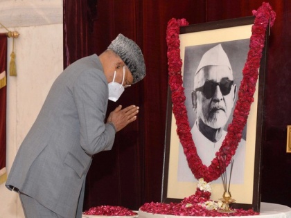 President of India pays homage to Zakir Hussain on his birth anniversary | President of India pays homage to Zakir Hussain on his birth anniversary