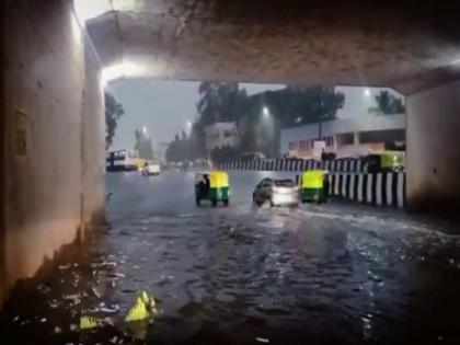 Heavy rainfall lashes Bengaluru, leads to waterlogging in some areas | Heavy rainfall lashes Bengaluru, leads to waterlogging in some areas