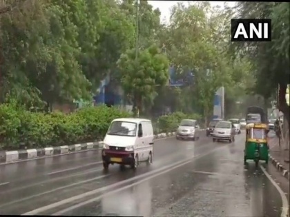 Light showers, gusty wind brings down scorching heat in Delhi, NCR | Light showers, gusty wind brings down scorching heat in Delhi, NCR