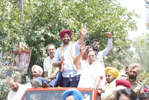 Lok Sabha Exit Poll 2024: News 18 Punjab Projects Congress for 8-10 Seats in Punjab Lok Sabha Exit Poll 2024: News 18 Punjab Projects Congress for 8-10 Seats in Punjab