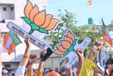 Gujarat Lok Sabha Election 2024: Bjp Leading in 23 Seats, Congress Ahead in 2 Gujarat Lok Sabha Election 2024: Bjp Leading in 23 Seats, Congress Ahead in 2